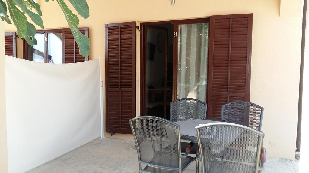 Morska Vila Apartment Vir Exterior photo