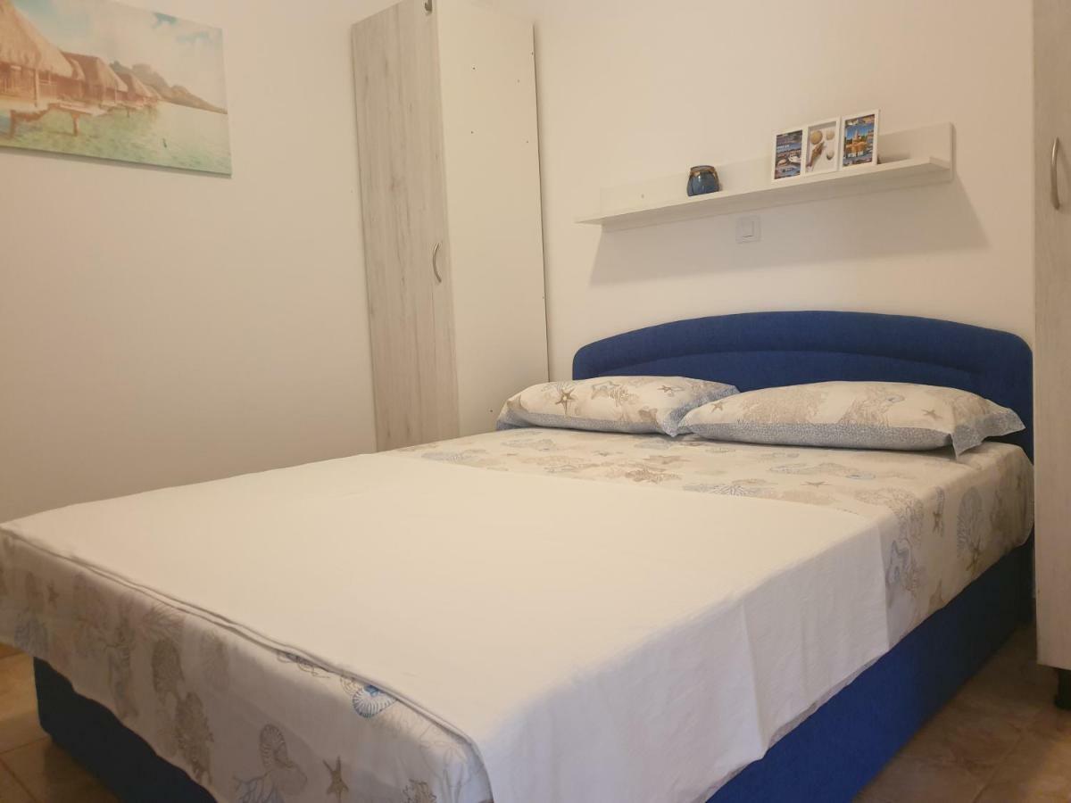 Morska Vila Apartment Vir Exterior photo