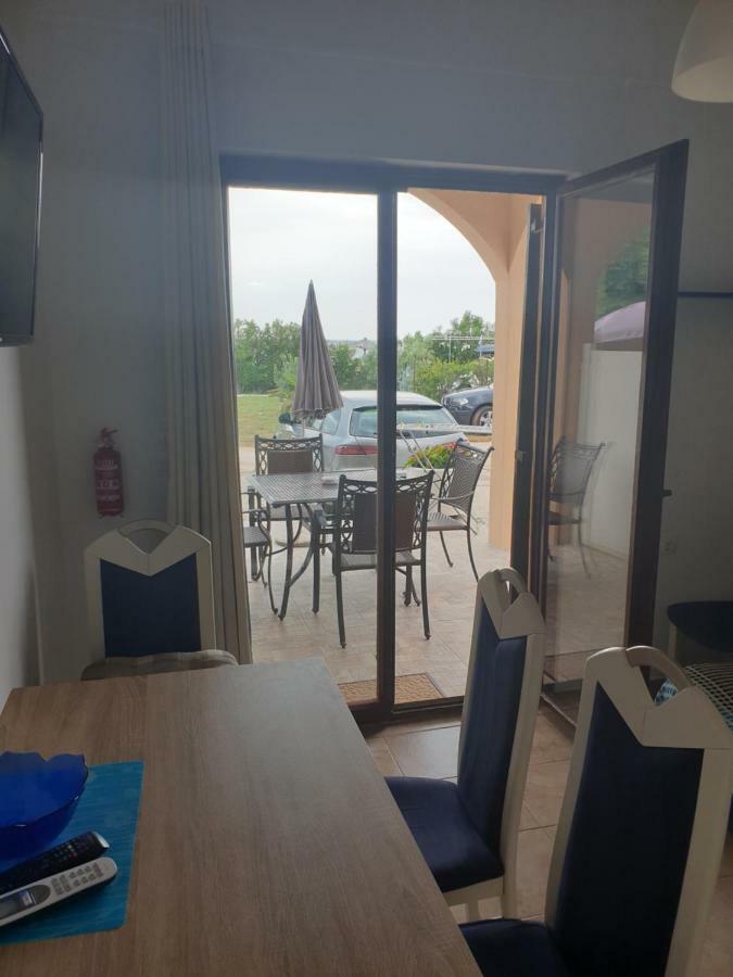 Morska Vila Apartment Vir Exterior photo